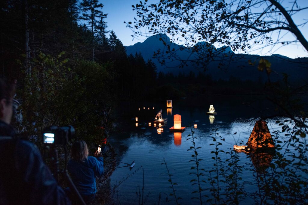 Light&Paper – Skulpturen auf dem Almsee
